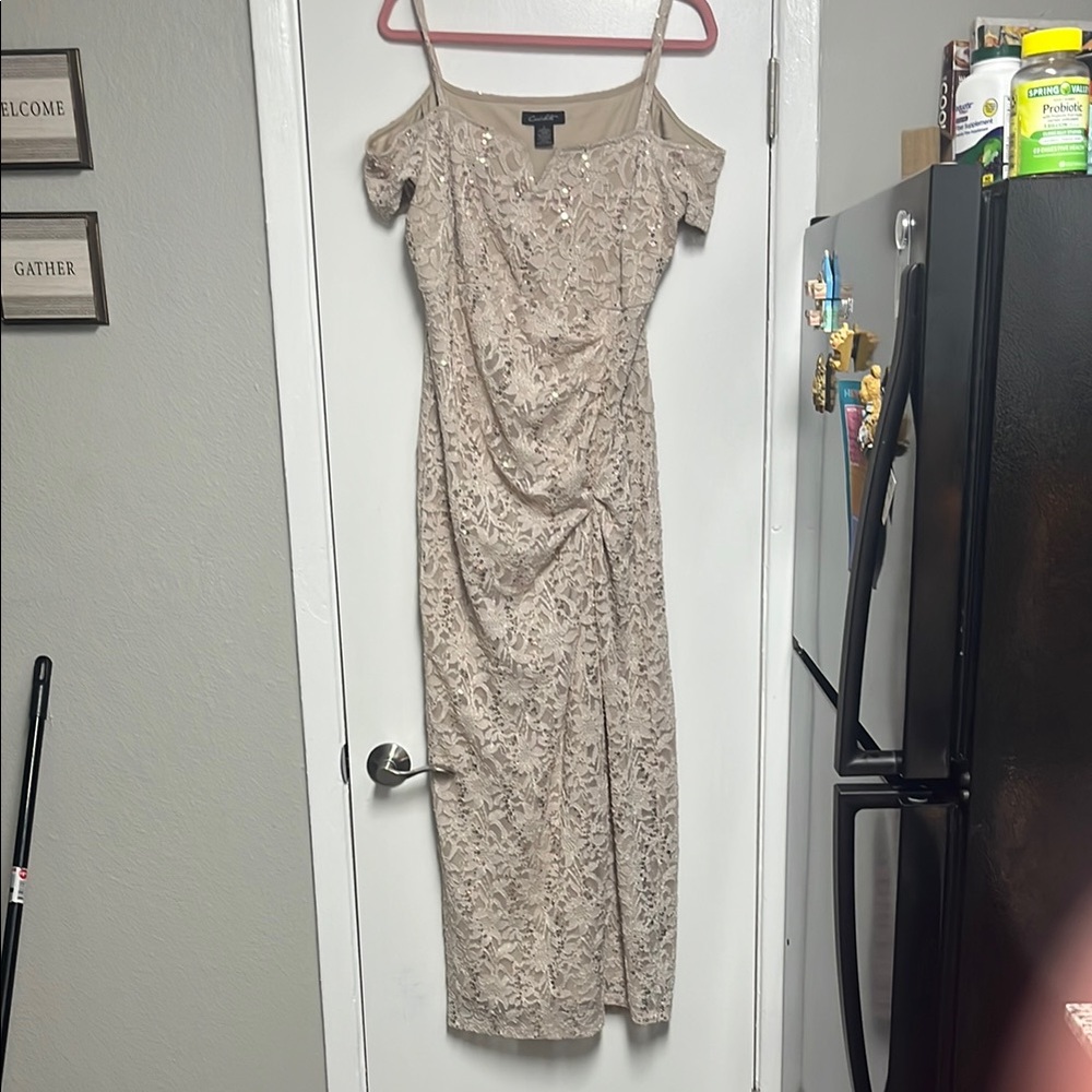 Chic Strapless Lace Dress in Cream